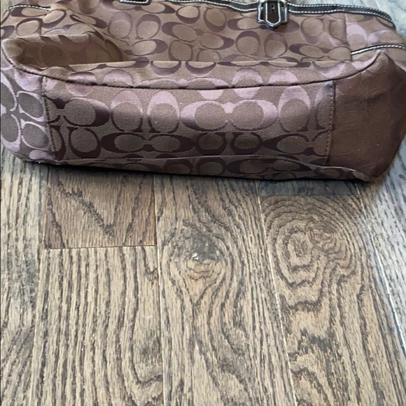 Authentic coach handbag - Picture 3 of 9